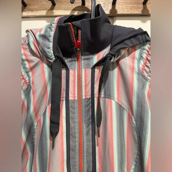 Lululemon Jacket - Picture 3 of 7